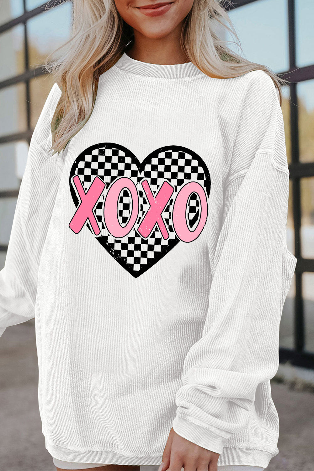 White Valentines XOXO Checkered Heart Printed Baggy Corded Sweatshirt