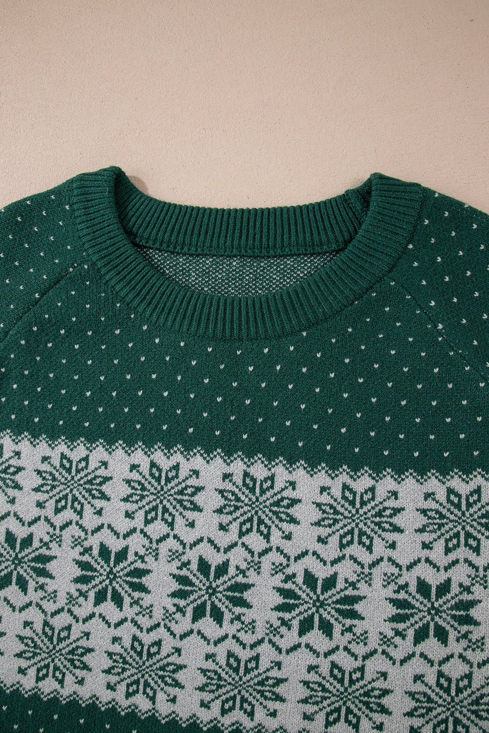 Green Christmas Snowflake Pattern Drop Shoulder Plus Size Sweater