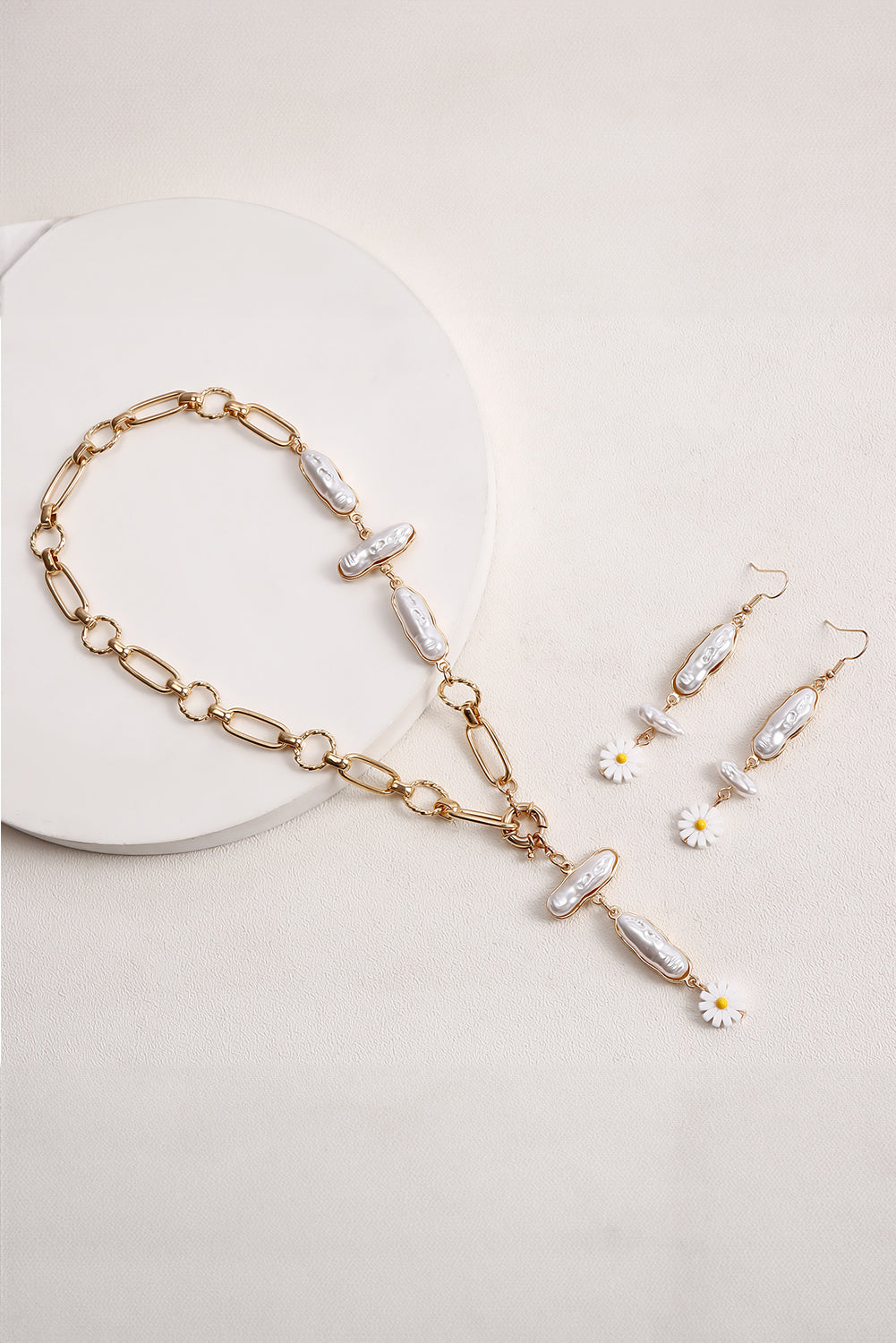 Gold Faux Pearl Daisy Jointed Chain Choker Necklace