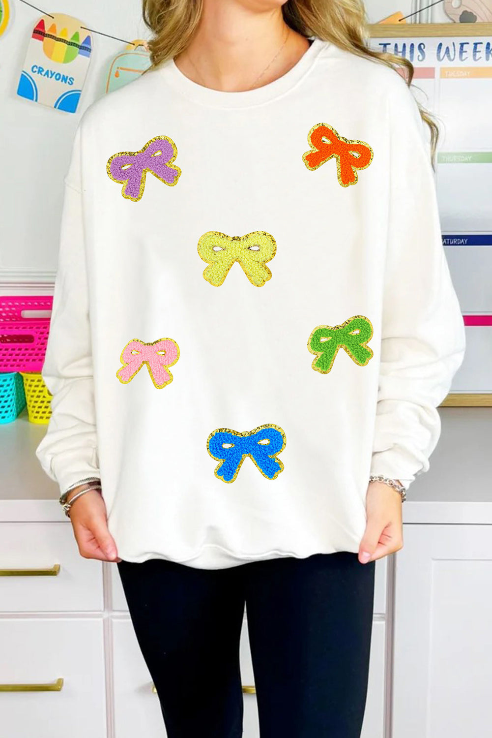 White Chenille Bowknot Patched Graphic Crewneck Sweatshirt