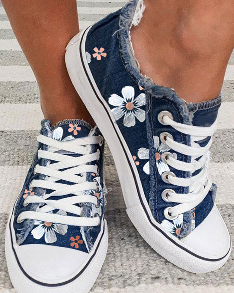 Daisy Print Lace up Fringe Hem Canvas Shoes