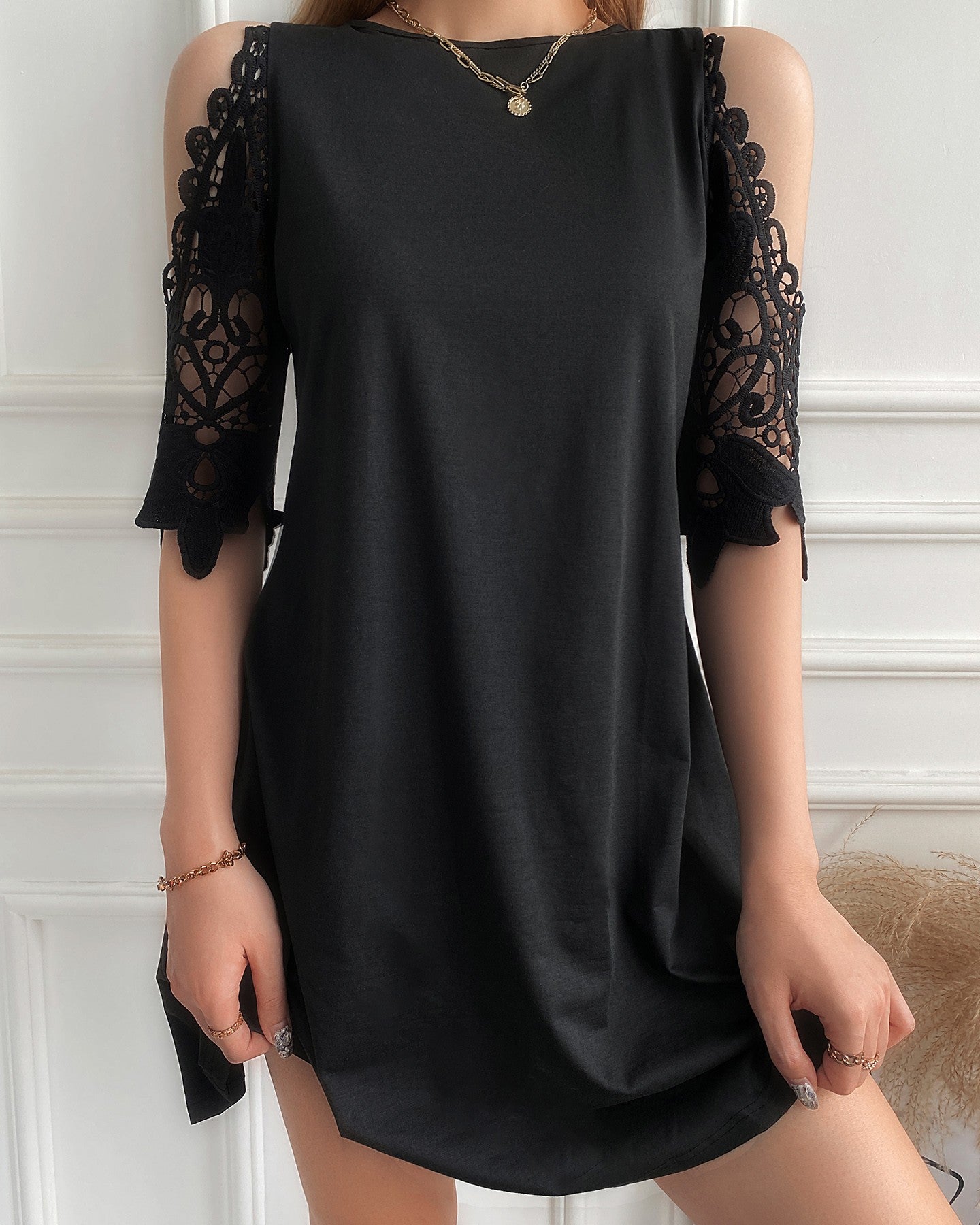 Round Neck Lace Plain Dress