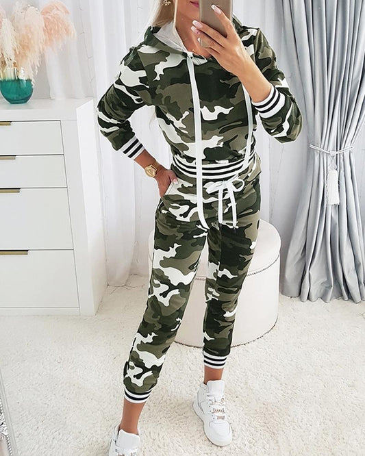 Camouflage Print Striped Hooded Sweatshirt & Sweatpants Set